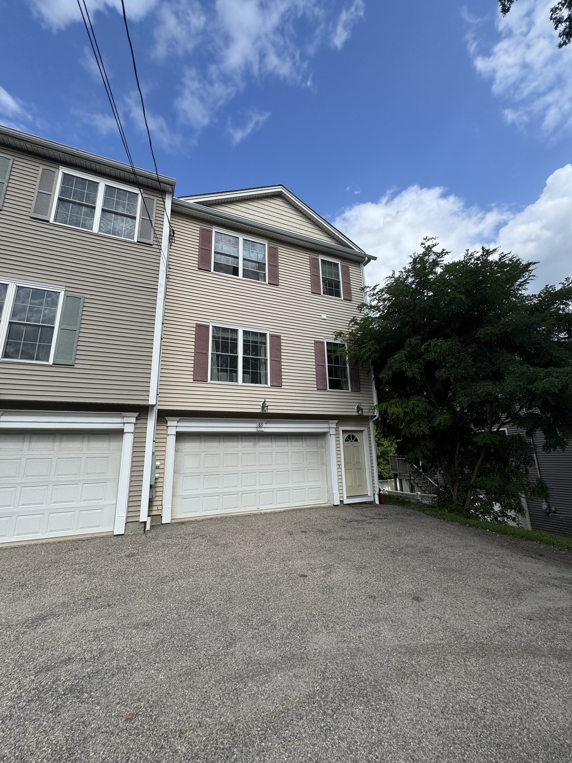 89 E Mountain St, Worcester, MA 01606