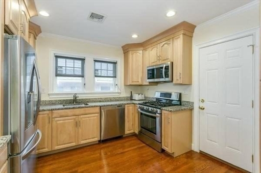 16 eliot crescent, Apt 1