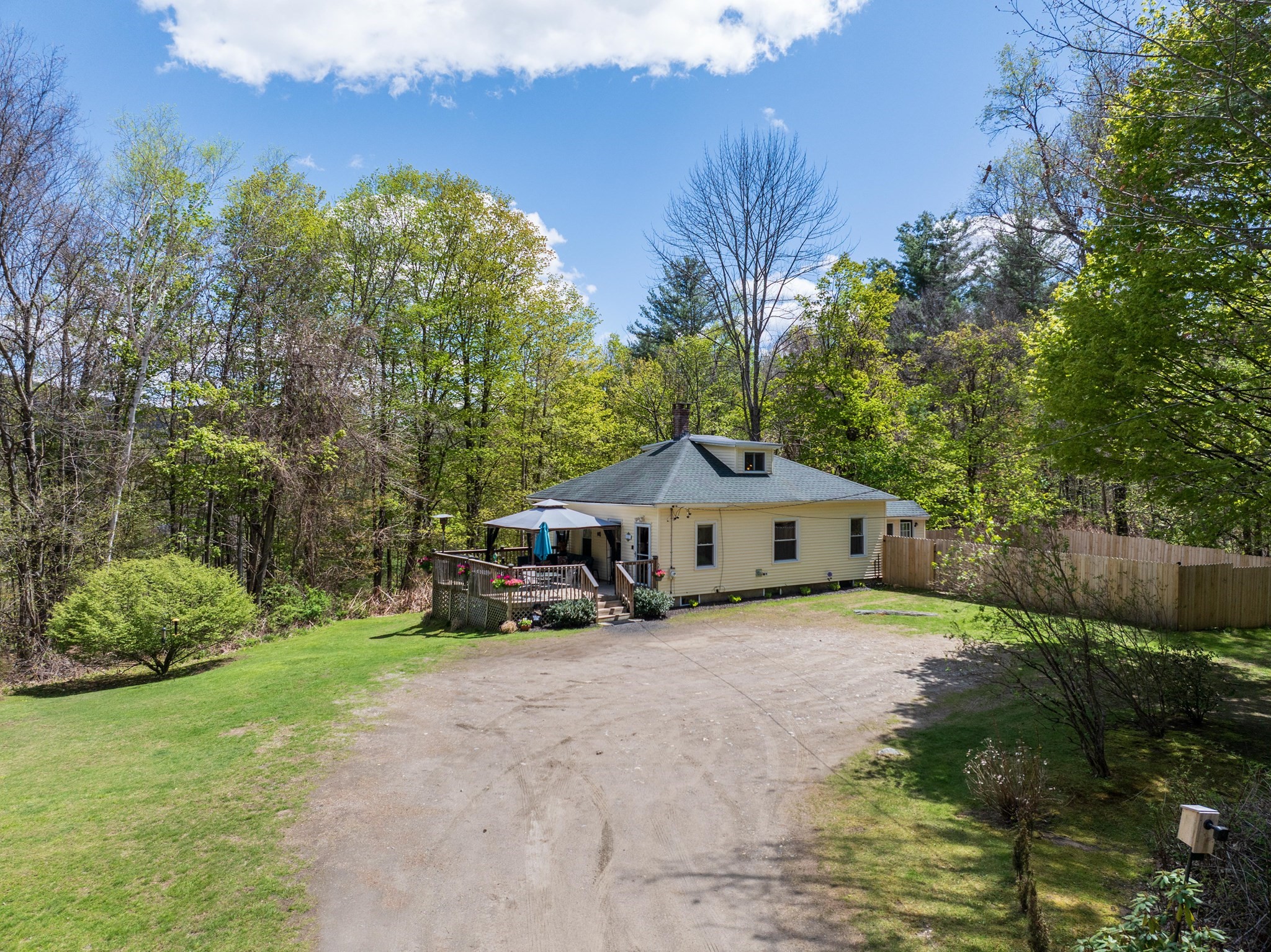 11 Bray Rd, Buckland, MA 01370
