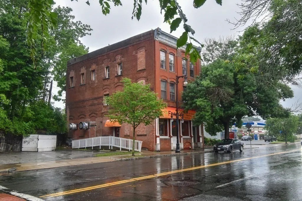 205 Elm St, Westfield, MA 01085