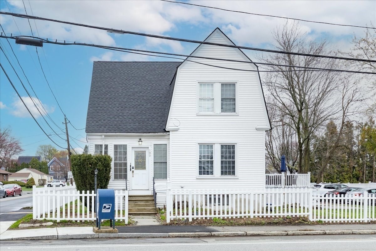 190 East St, Methuen, MA 01844