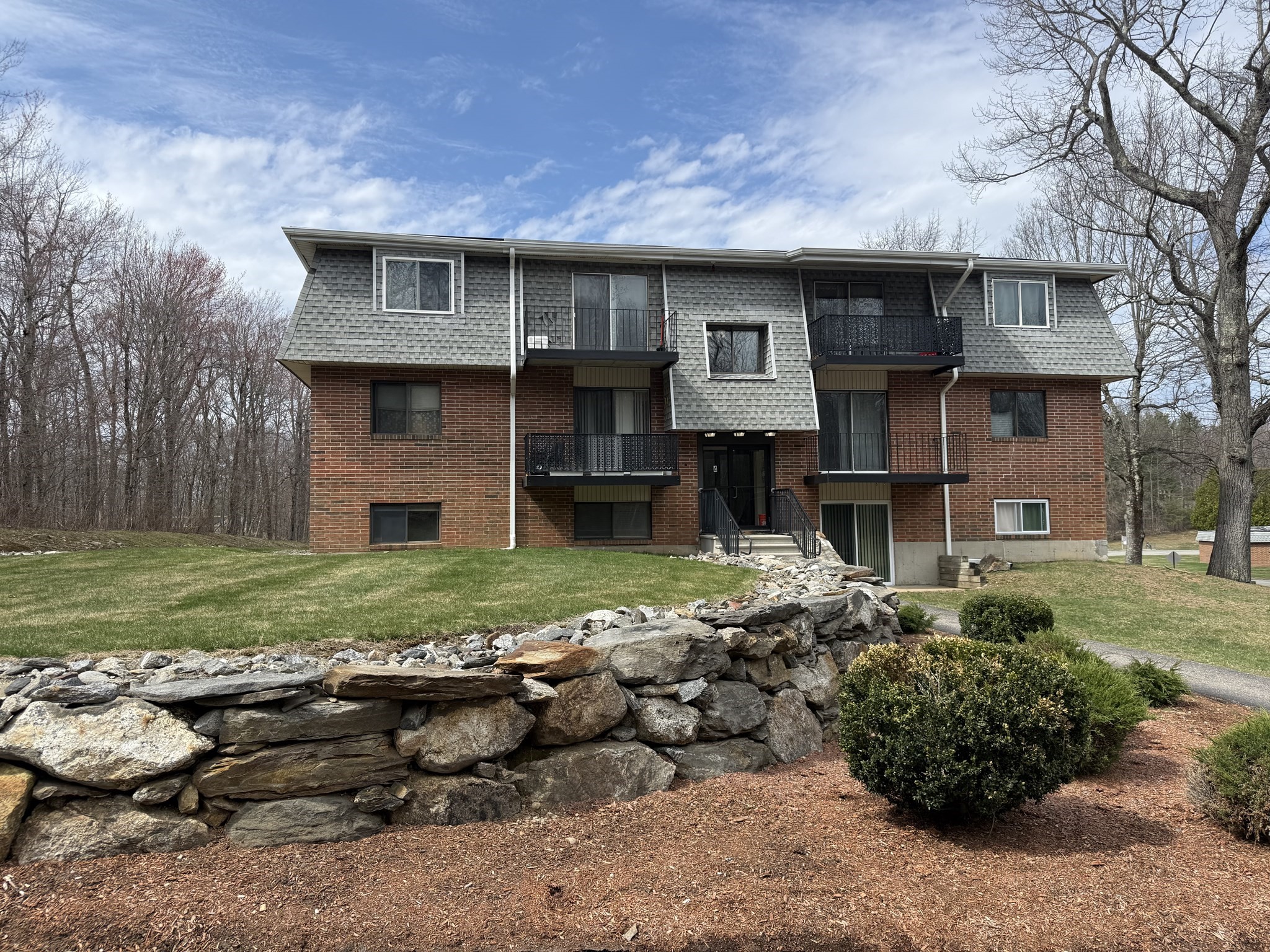 176 Maple Ave Unit 4-34, Rutland, MA 01543