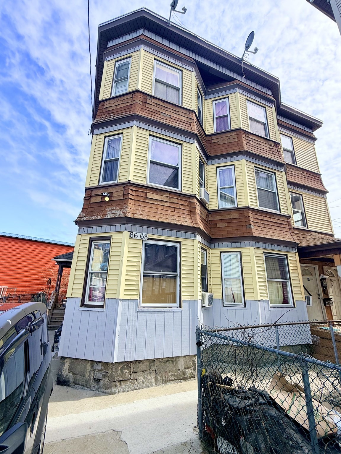 66 Water St, Lawrence, MA 01841