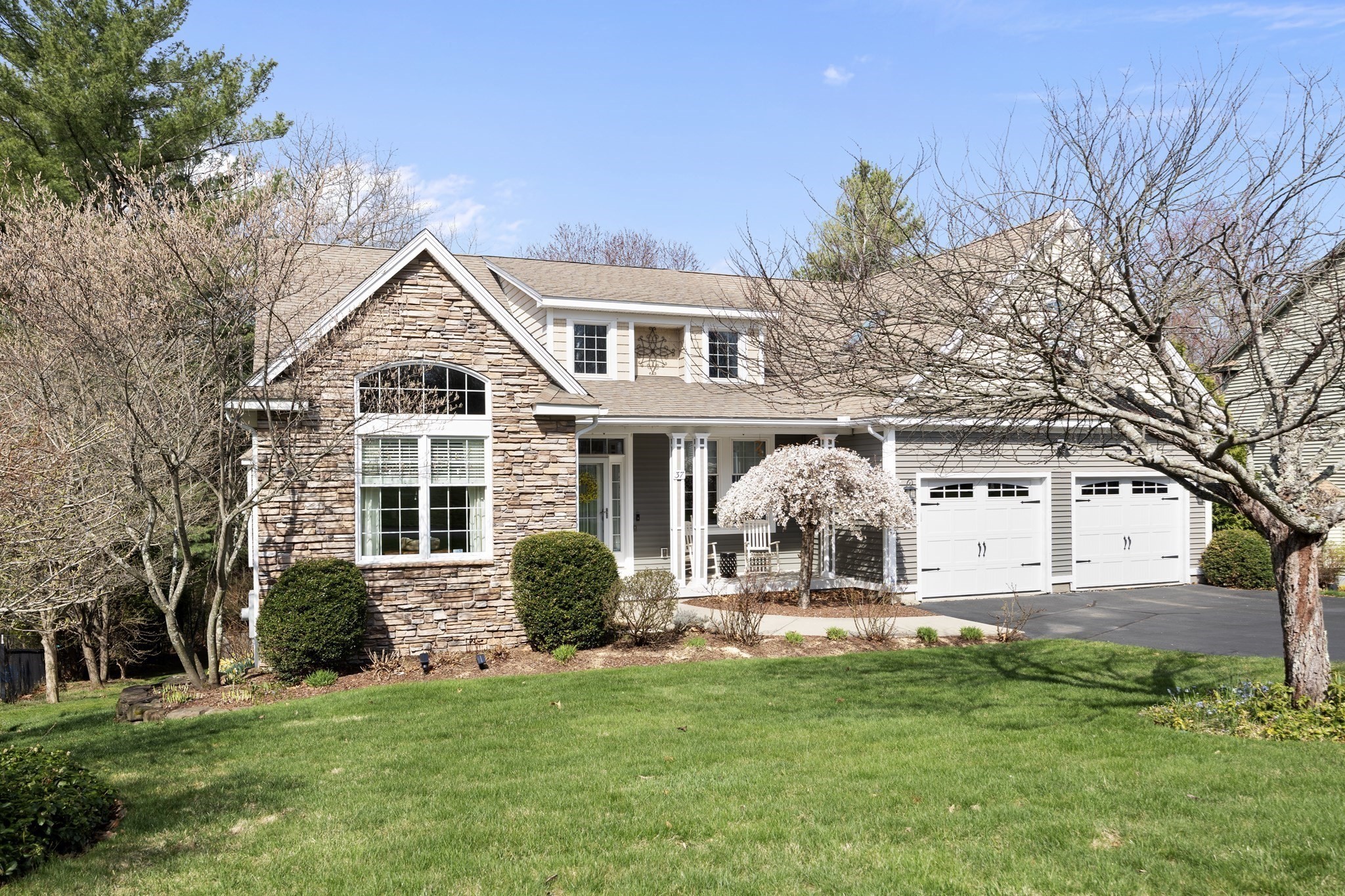 37 Red Bridge Ln, South Hadley, MA 01075