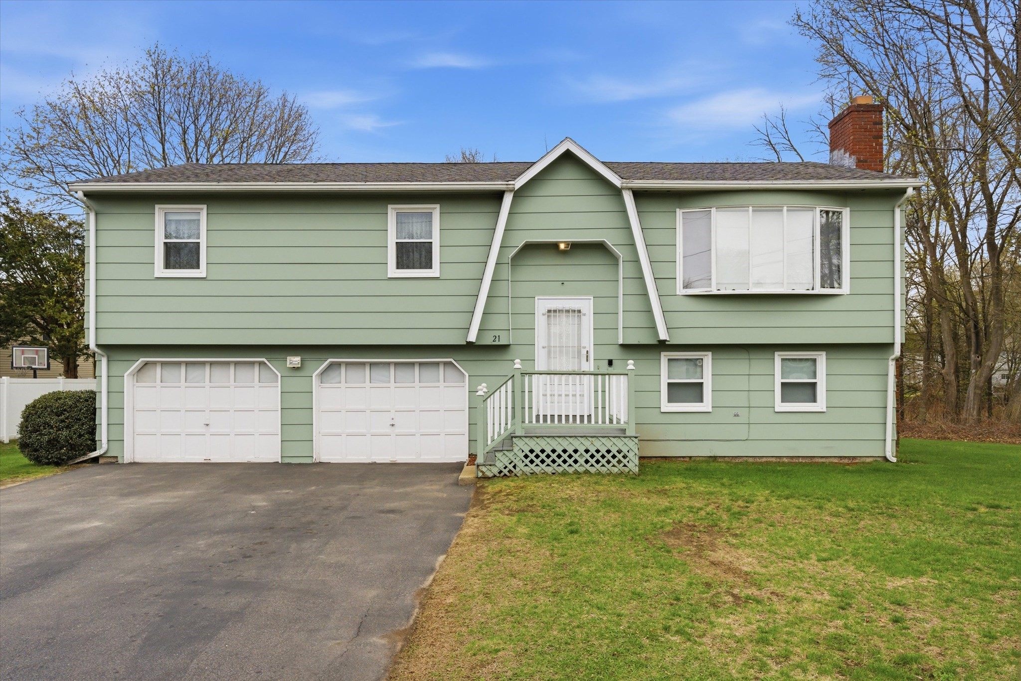 21 Newhill Rd, Methuen, MA 01844