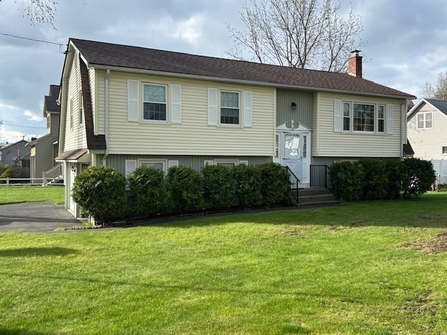 16 Watson St, Chicopee, MA 01020