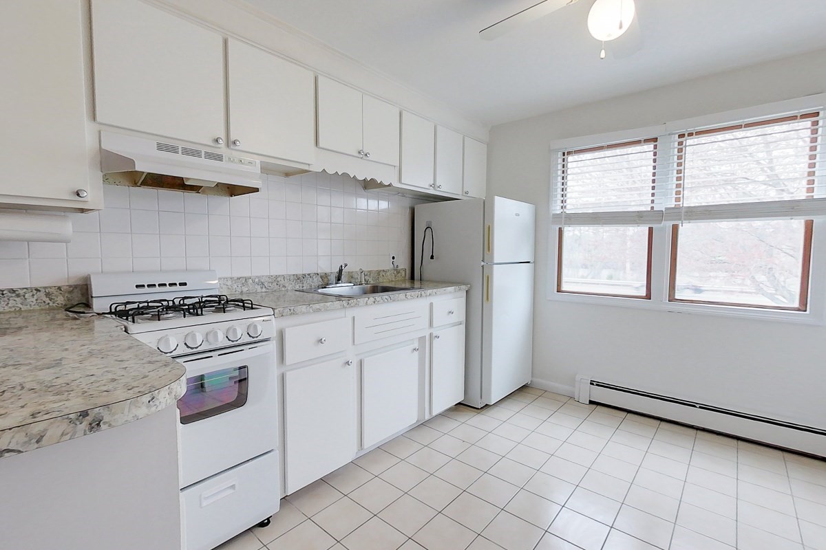 180 Tyngsboro Rd Unit 22A, Chelmsford, MA 01863