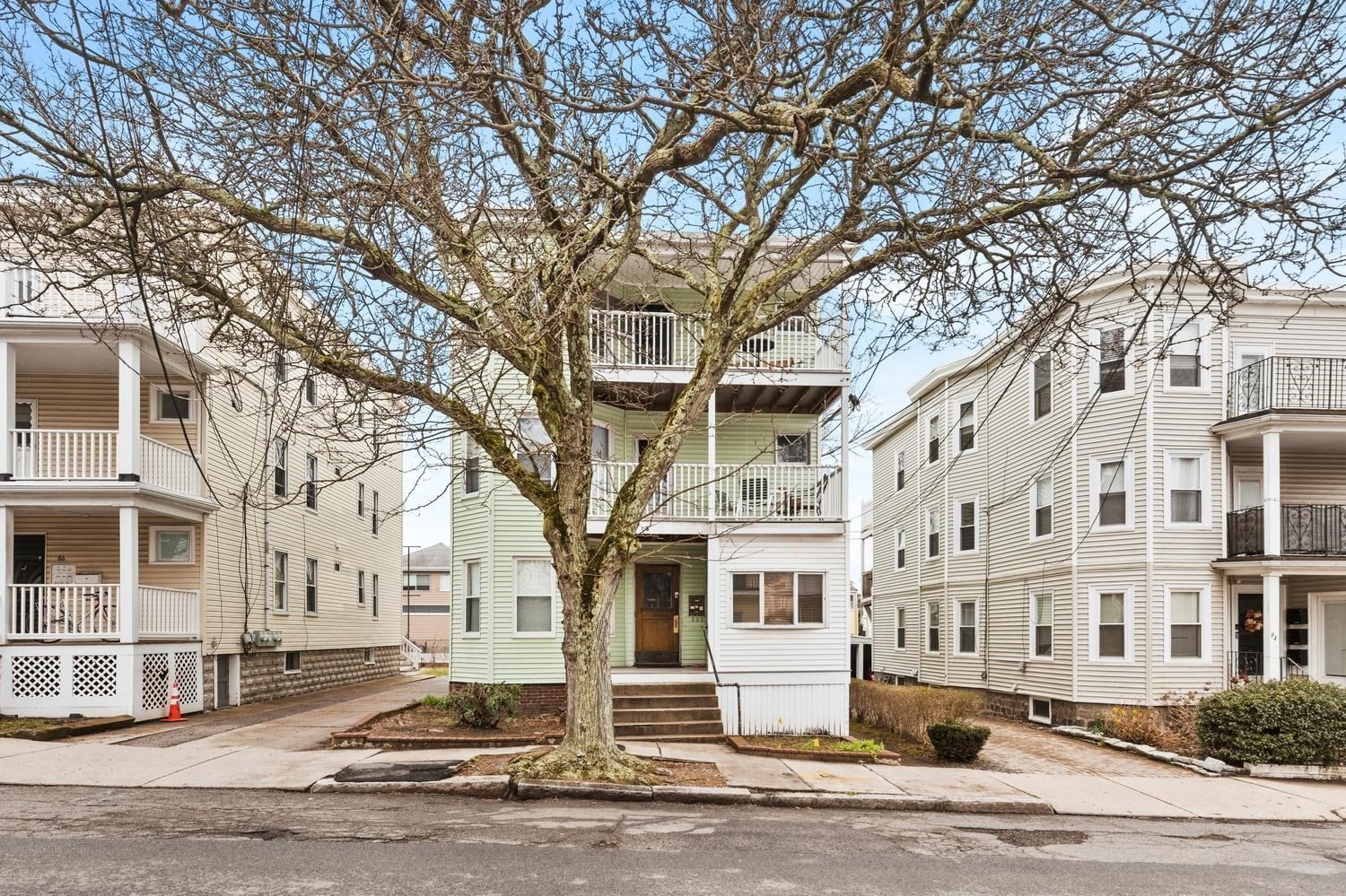 90 Conwell Ave, Somerville, MA 02144