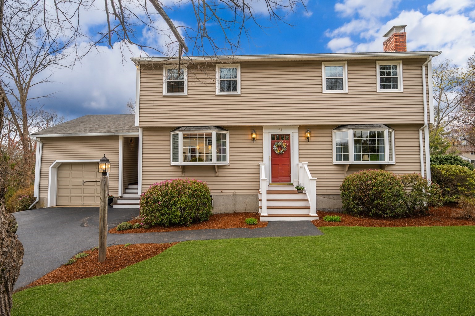 24 Hodgkins Dr, Ipswich, MA 01938