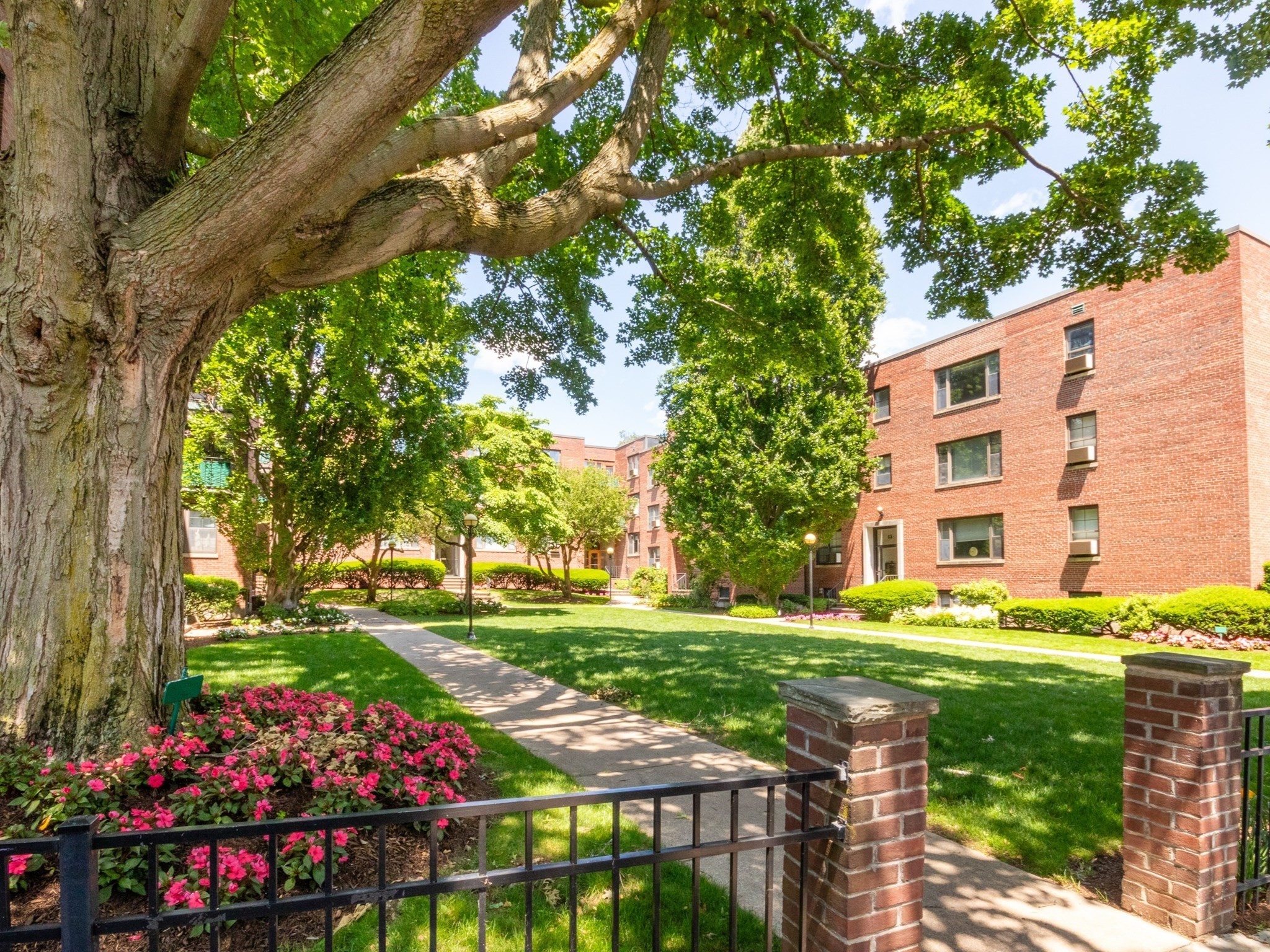 49 Harvard Ave Unit 4, Brookline, MA 02446