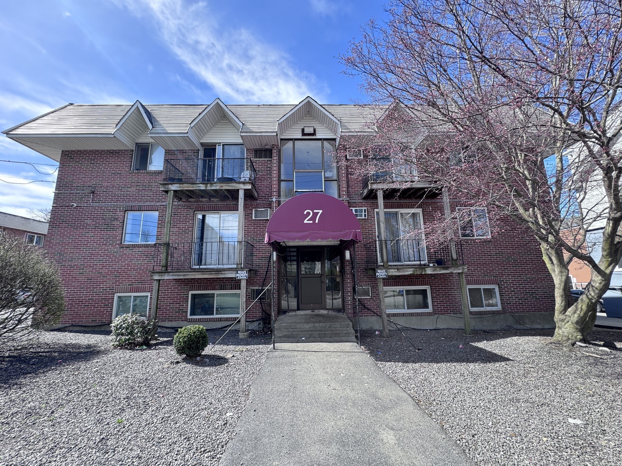 27 Gordon St Unit 204, Framingham, MA 01702
