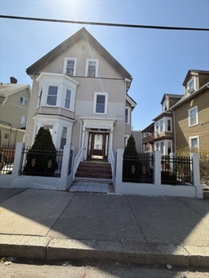 40 Rogers Ave, Apt 2