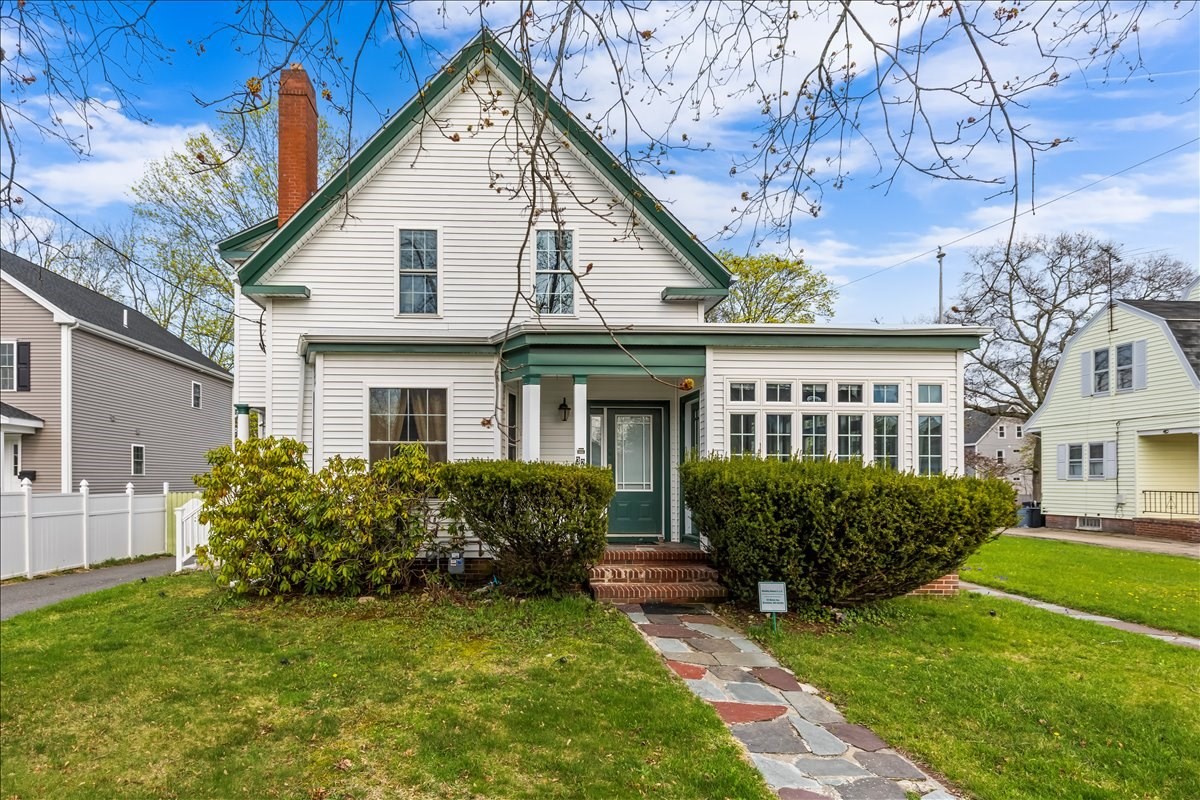 32 Byron Ave, Brockton, MA 02301