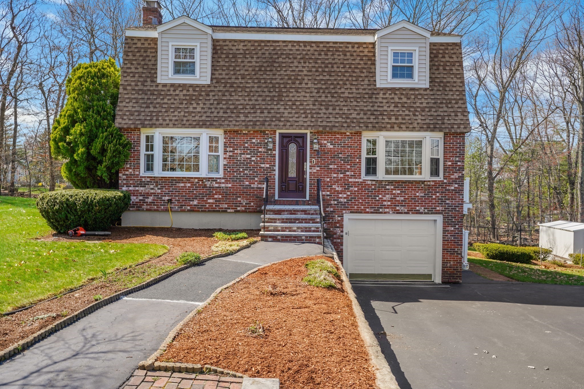 10 Blackhorse Lane, Burlington, MA 01803