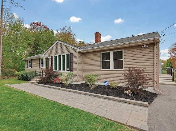 22 Kwedar Ave, Stoughton, MA 02072