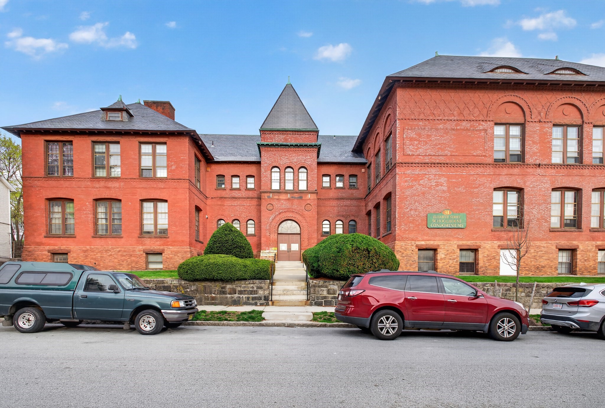 31 Elizabeth St Unit 202, Worcester, MA 01605