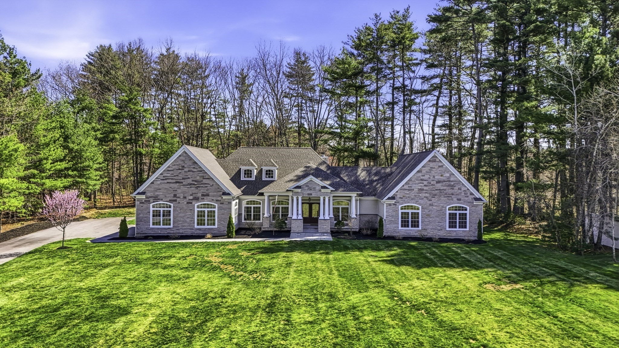 11 Fairway Dr, Stow, MA 01775