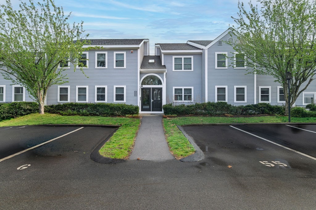403 Tuckers Ln Unit 403, Hingham, MA 02043