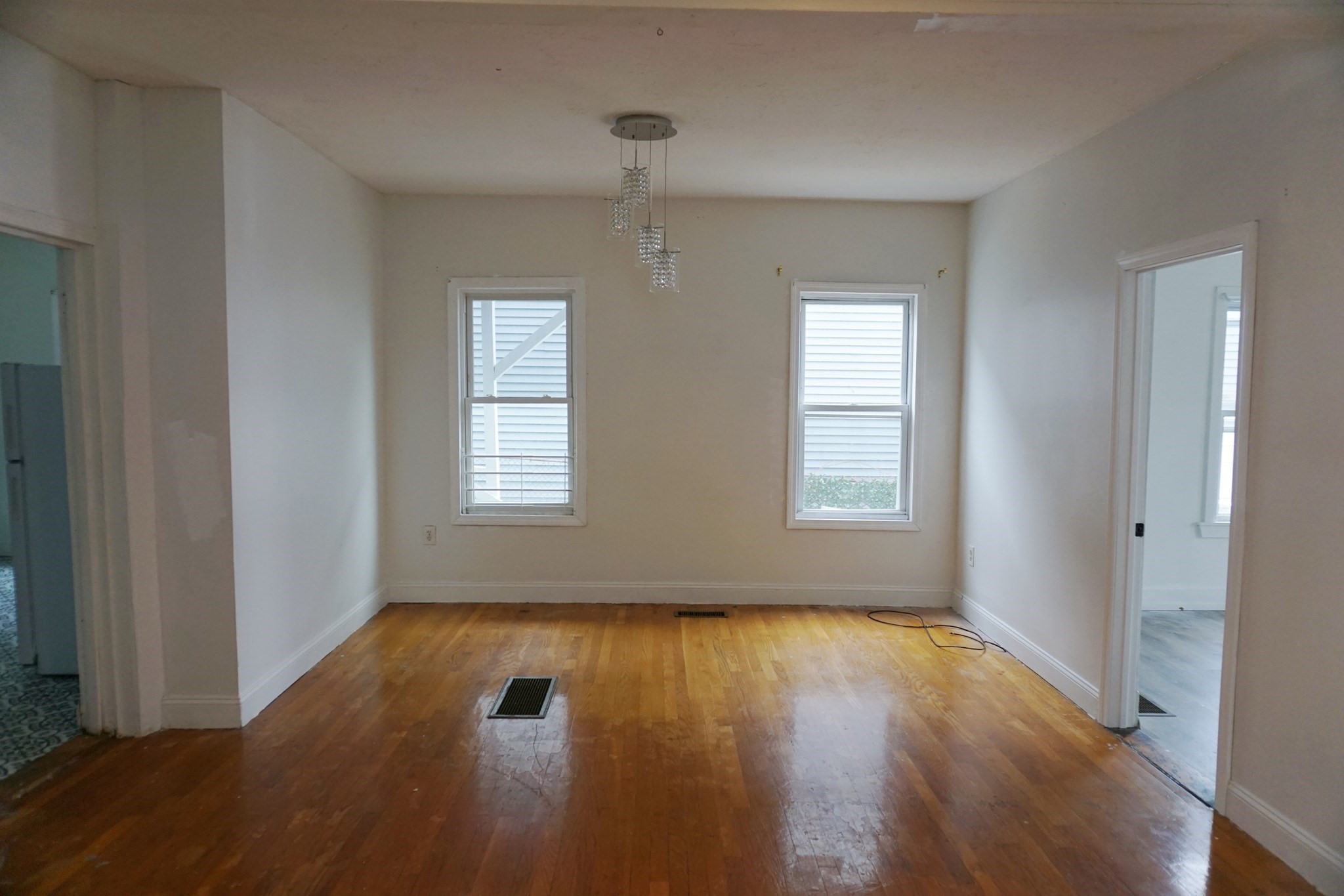 27 Shaw St, Lowell, MA 01851 - Image 13
