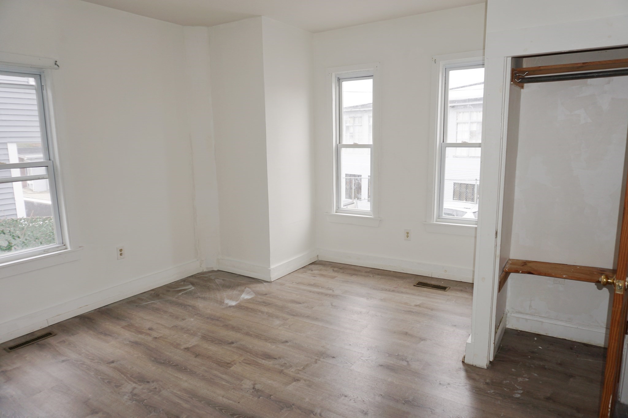 27 Shaw St, Lowell, MA 01851 - Image 15