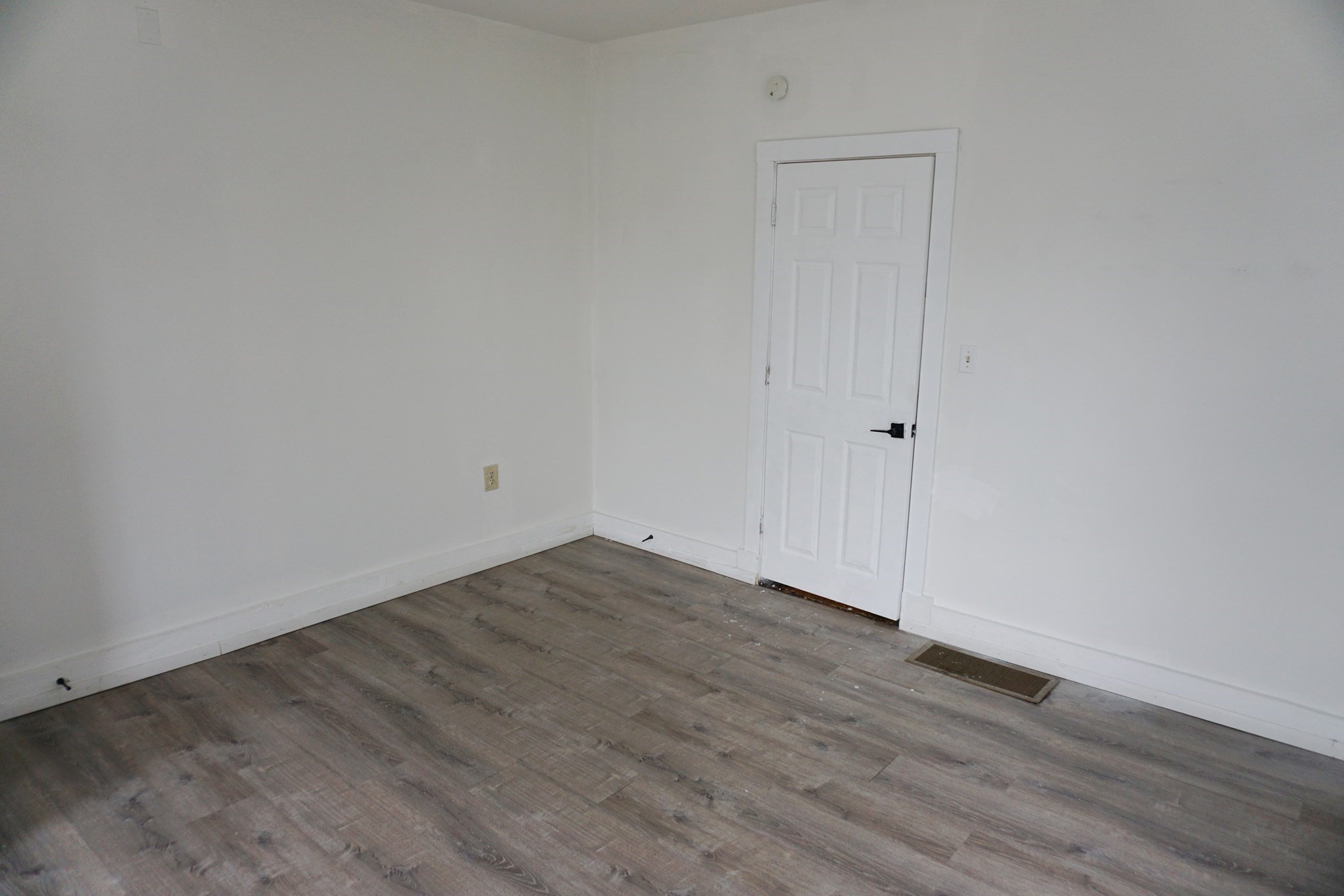 27 Shaw St, Lowell, MA 01851 - Image 16