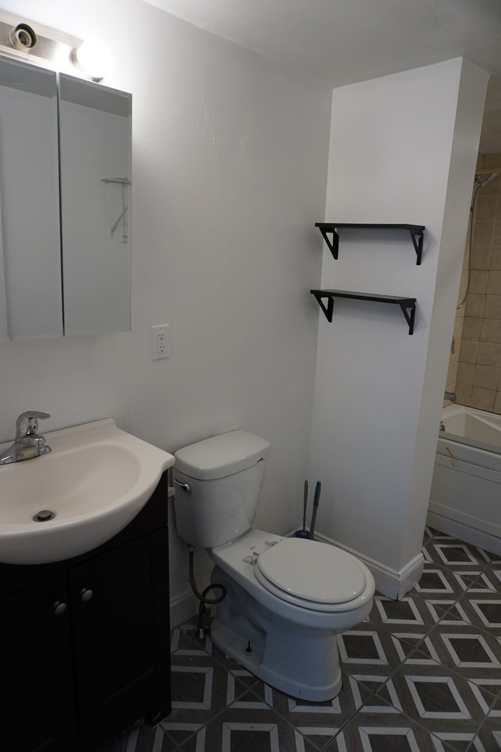 27 Shaw St, Lowell, MA 01851 - Image 10