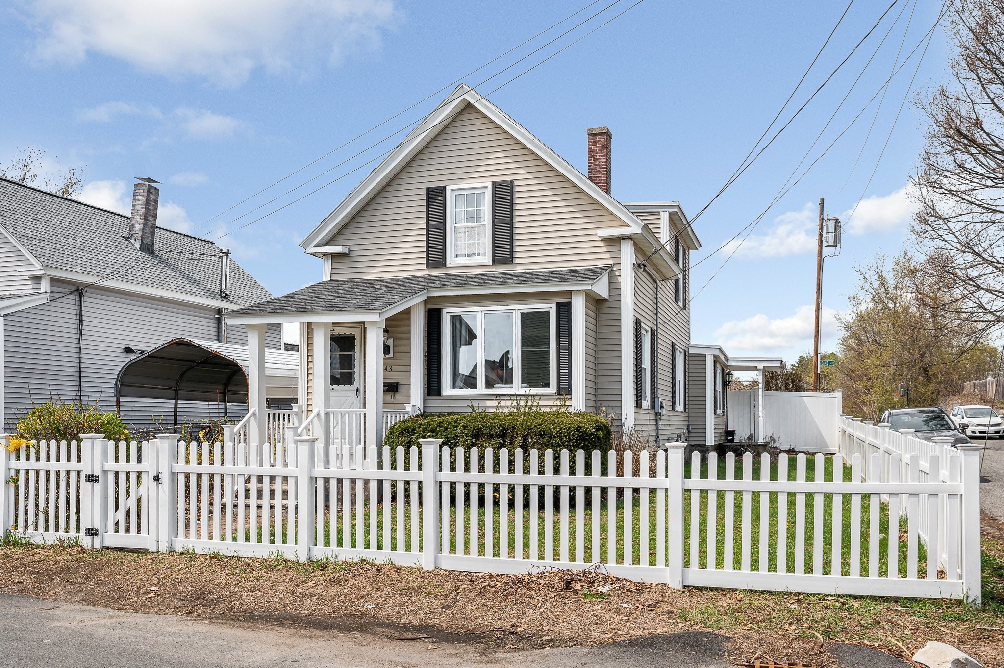43 W 5th Ave, Lowell, MA 01854