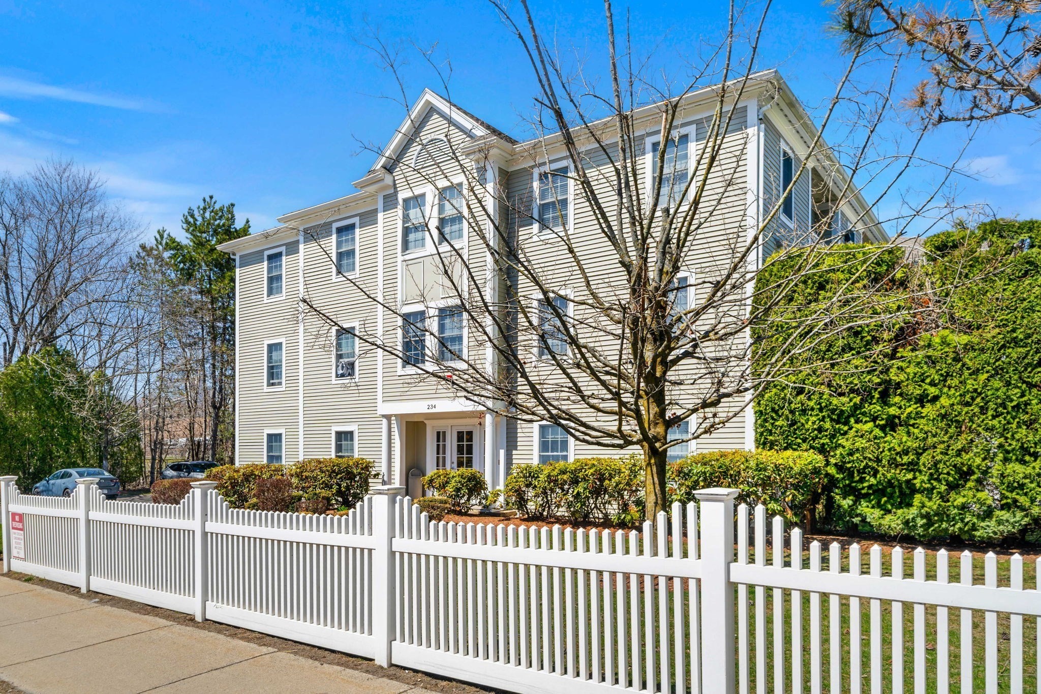 234 Water St Unit 205, Wakefield, MA 01880