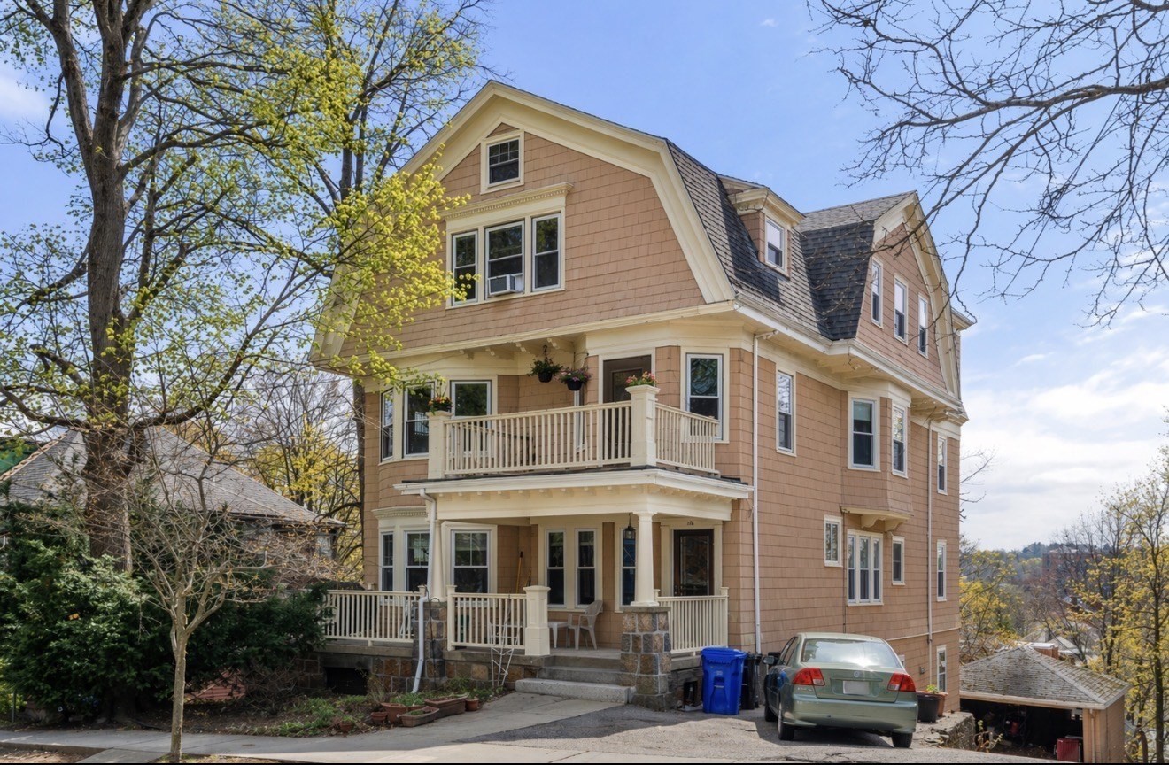 114 Lancaster Ter Unit 2, Brookline, MA 02446