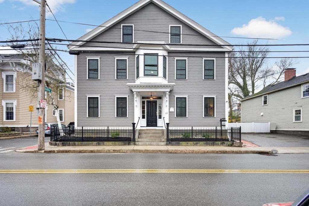 49 Essex St Unit 2L, Salem, MA 01970