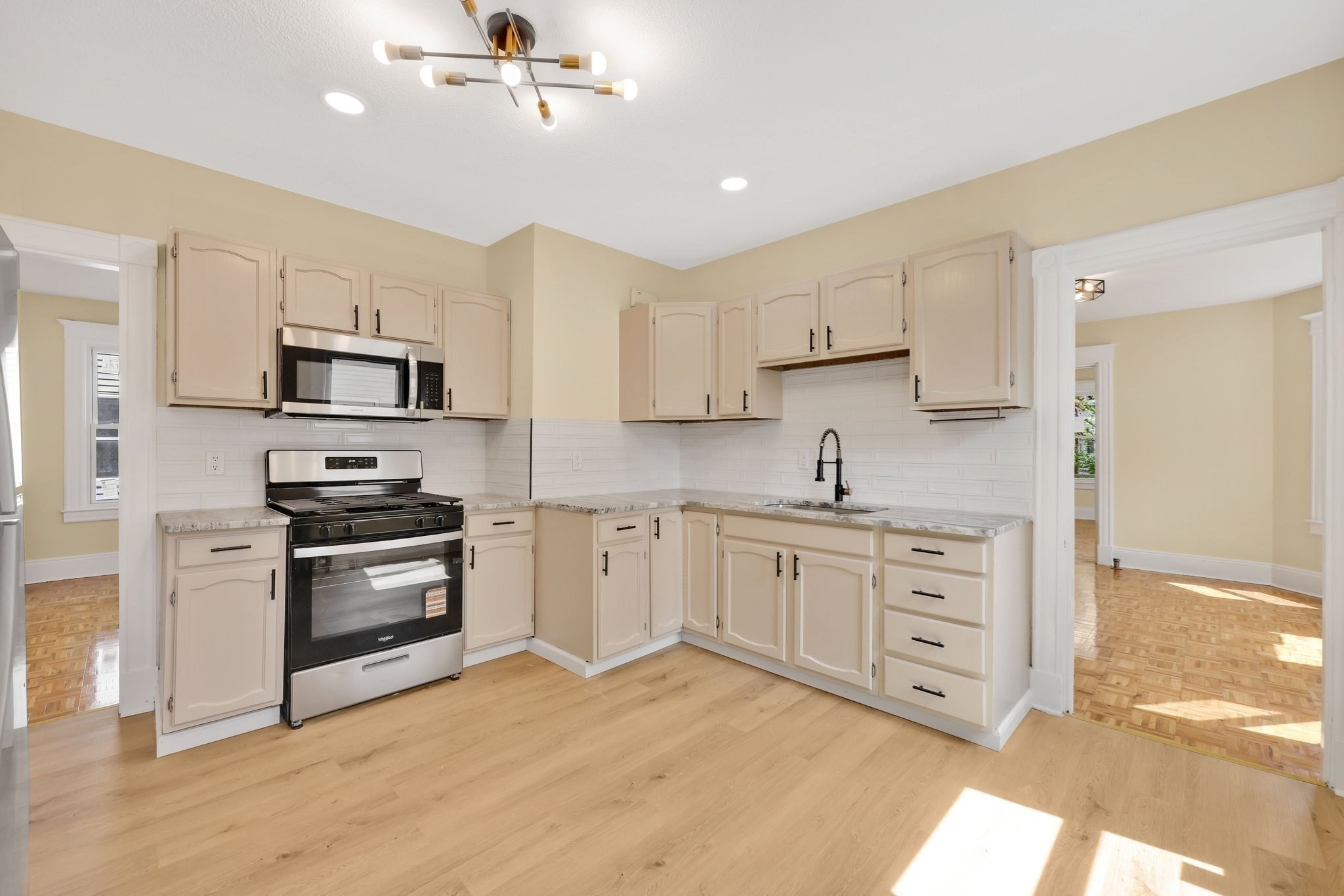 24 Hiawatha St, Springfield, MA 01108 - Image 2