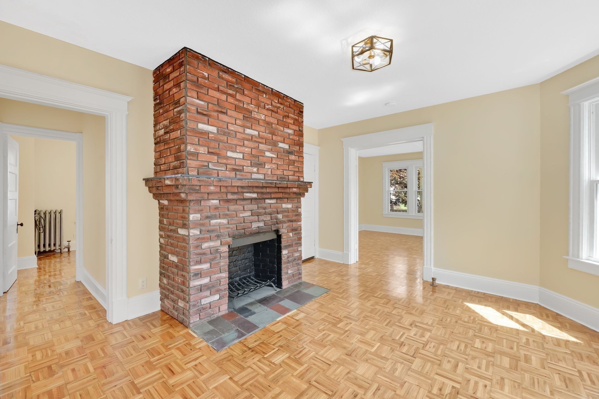 24 Hiawatha St, Springfield, MA 01108 - Image 9