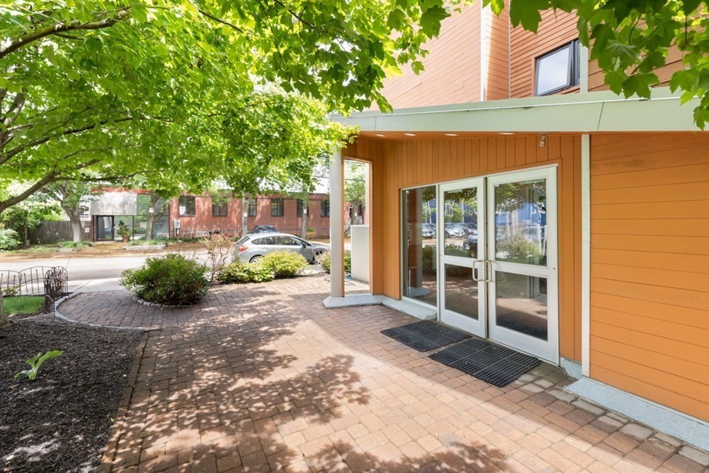 24 Bay State Road Unit 20, Cambridge, MA 02138