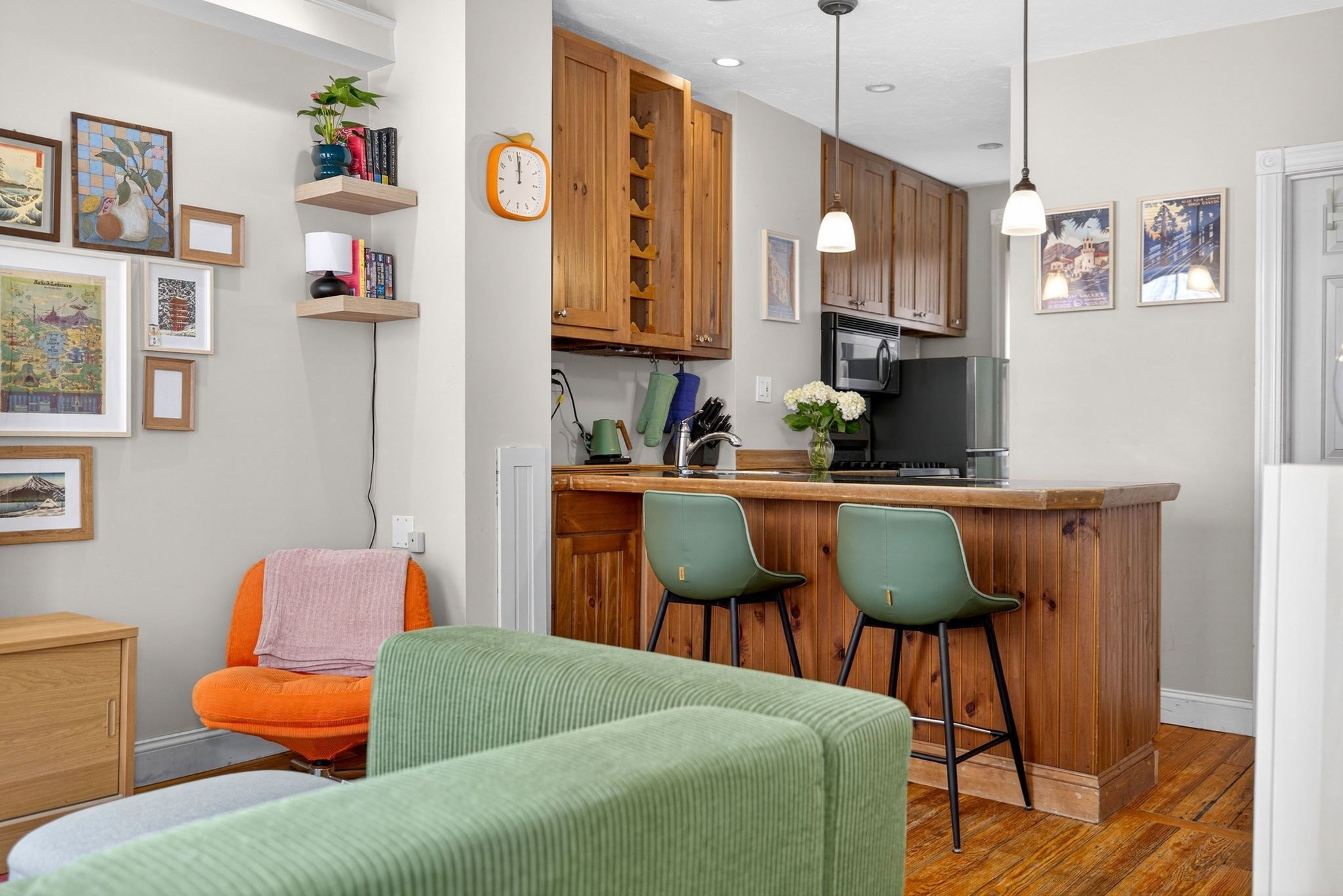 22 Irving Unit 3, Beacon Hill, Boston, MA 02114 - Image 2