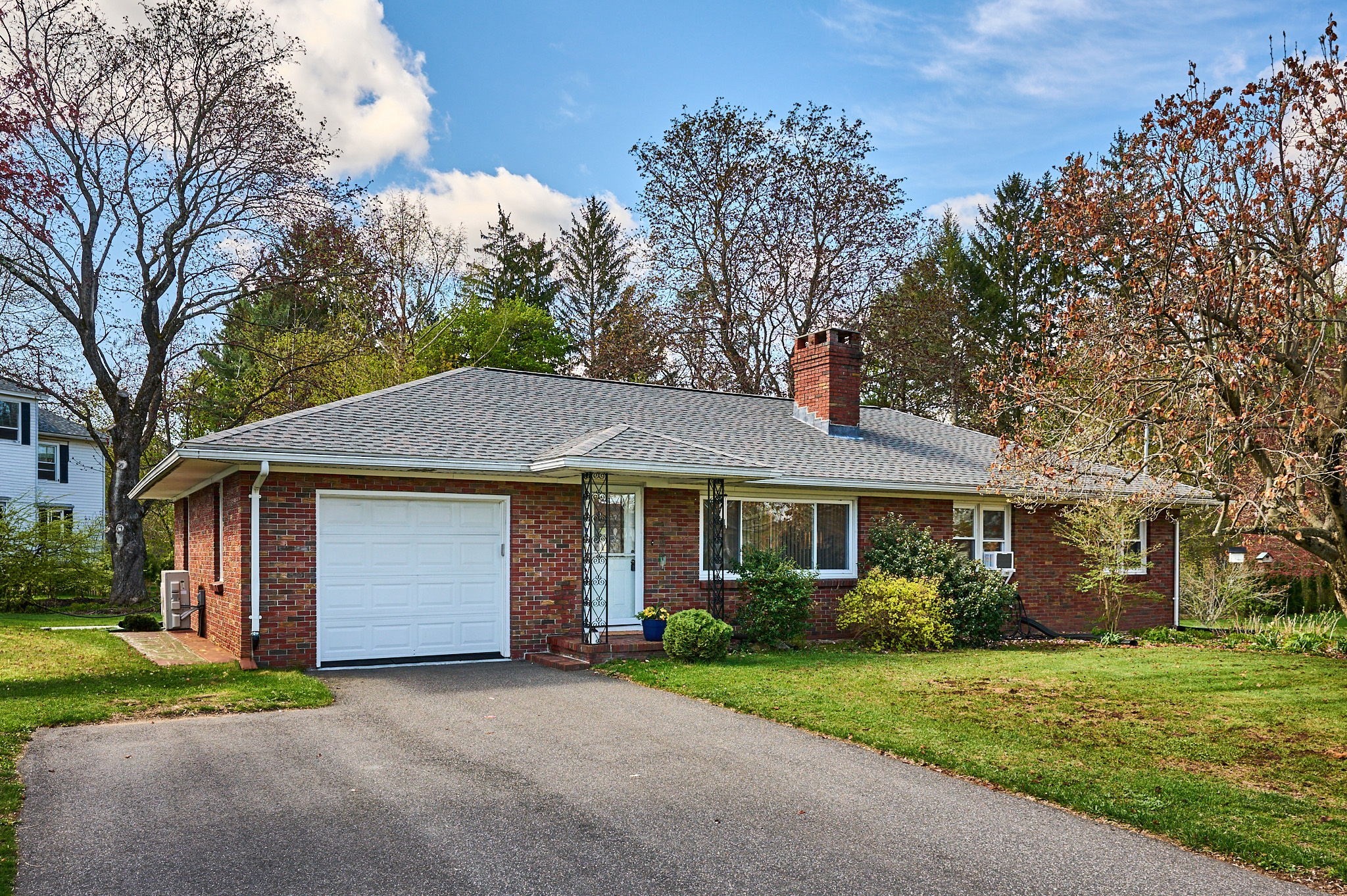 10 First Ave, Easthampton, MA 01027