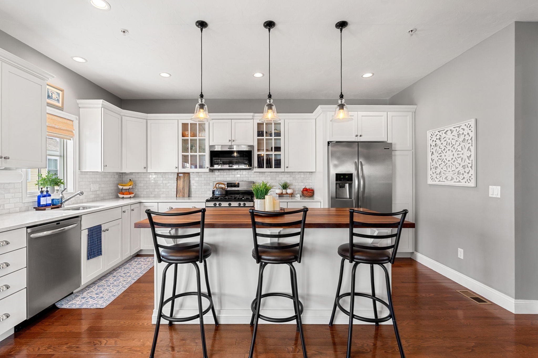 38 Stonehaven Dr, Weymouth, MA 02190