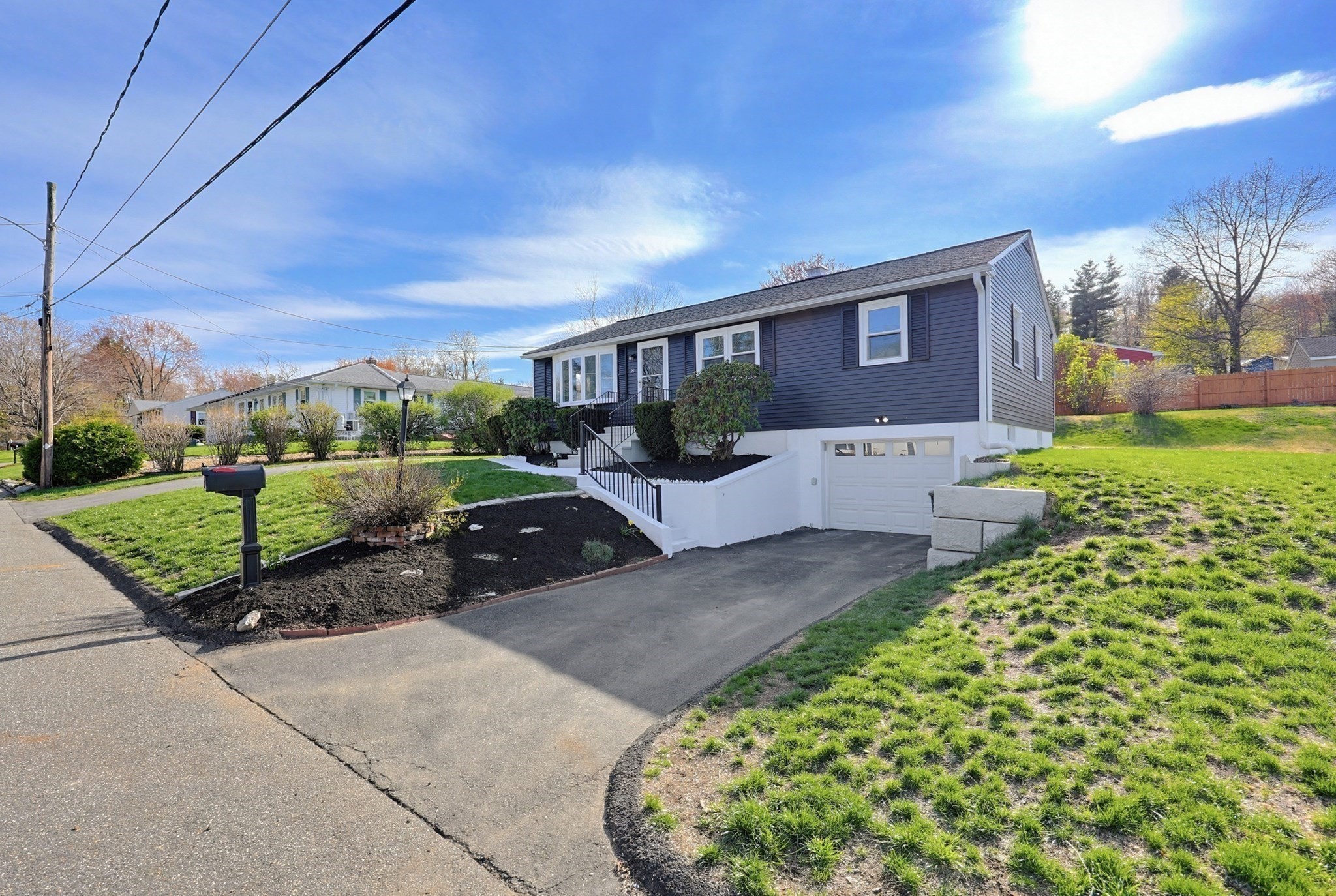 24 Cro Shee Ln, Leominster, MA 01453