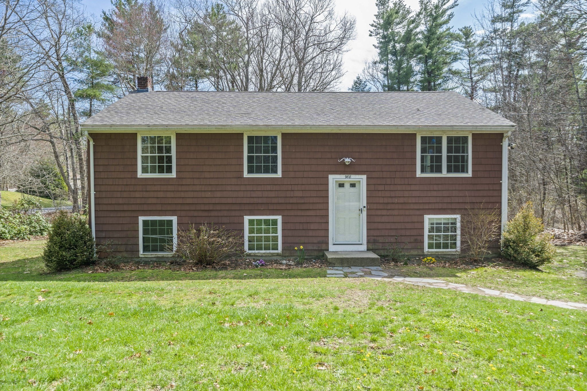 988 E Washington St, Hanson, MA 02341