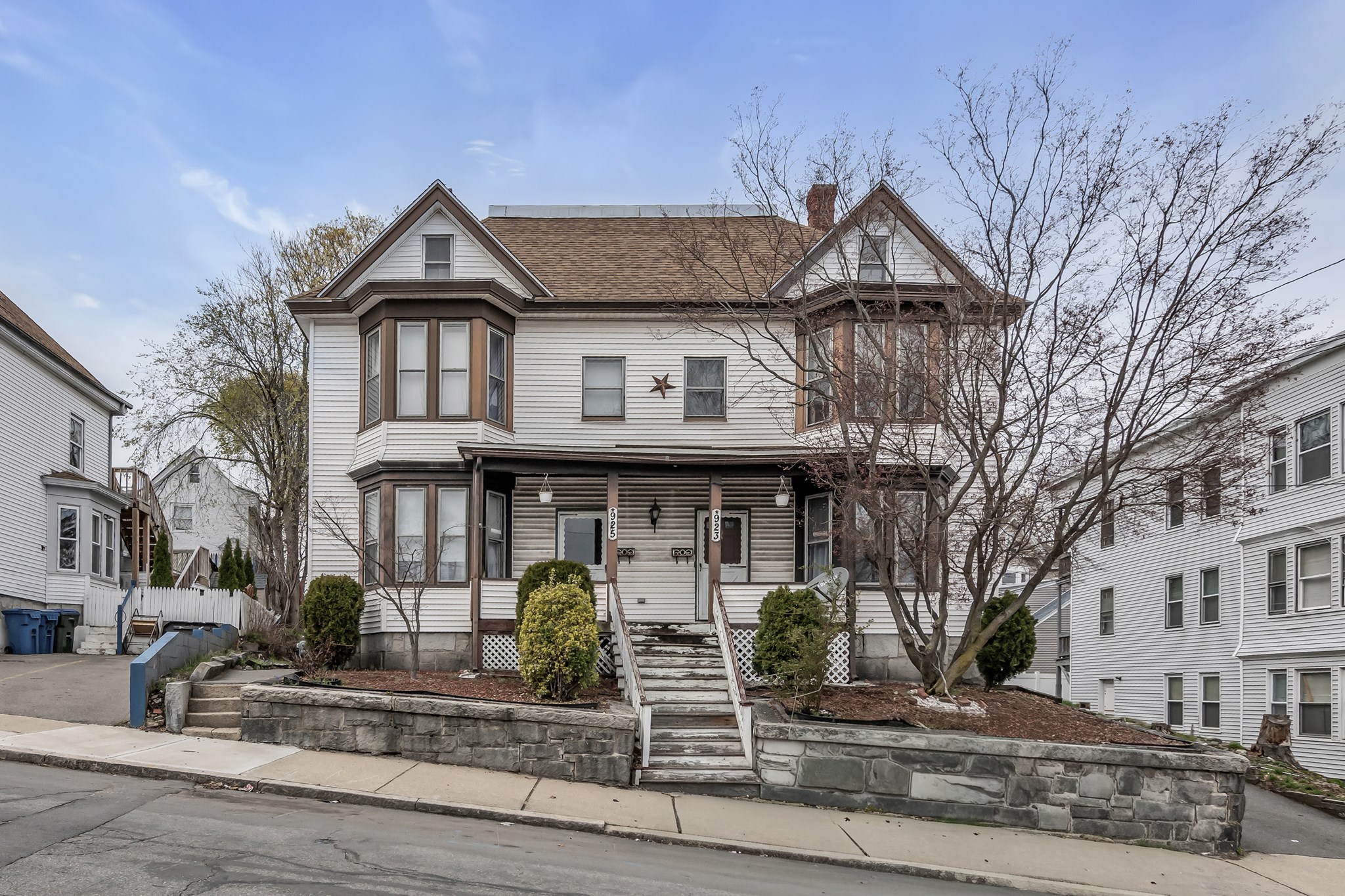 923 Essex St, Lawrence, MA 01841