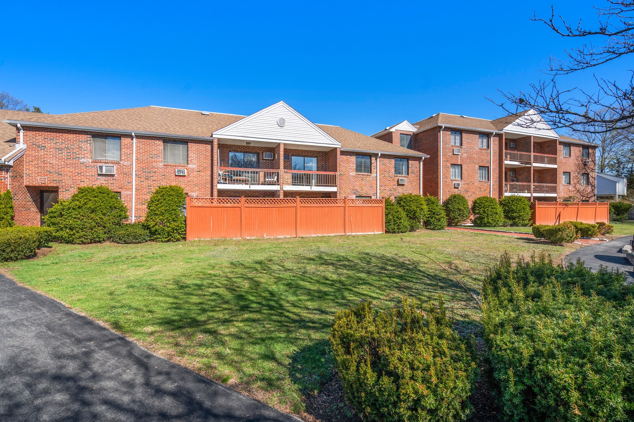 655 Saw Mill Brook Pkwy Unit 9, Newton, MA 02459
