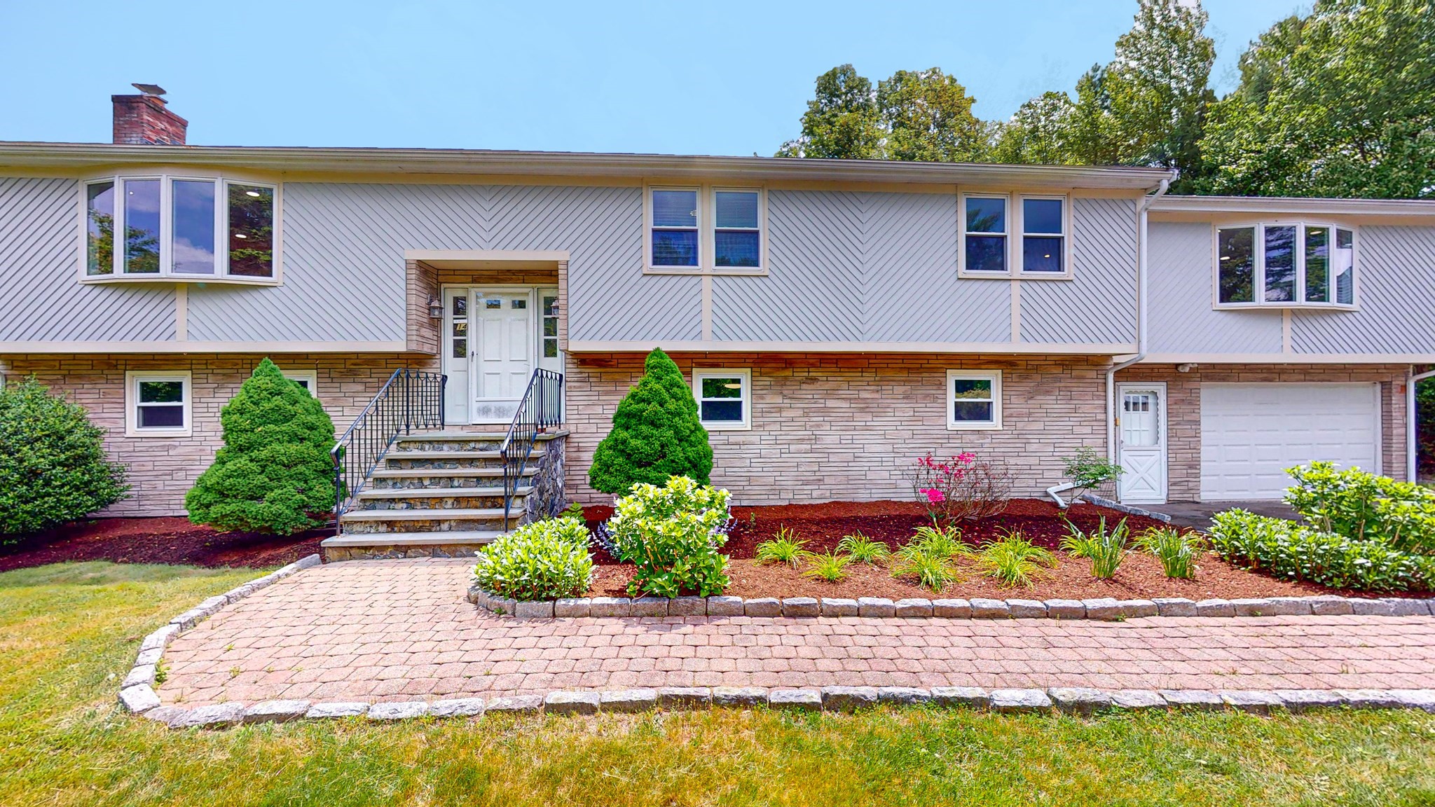 14 Tournament Rd, Natick, MA 01760