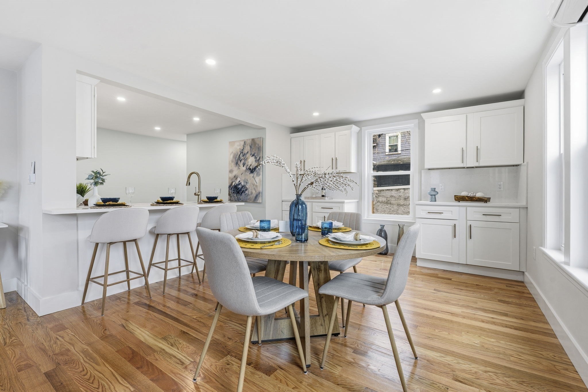 8 Hammatt St Unit 2, Ipswich, MA 01938