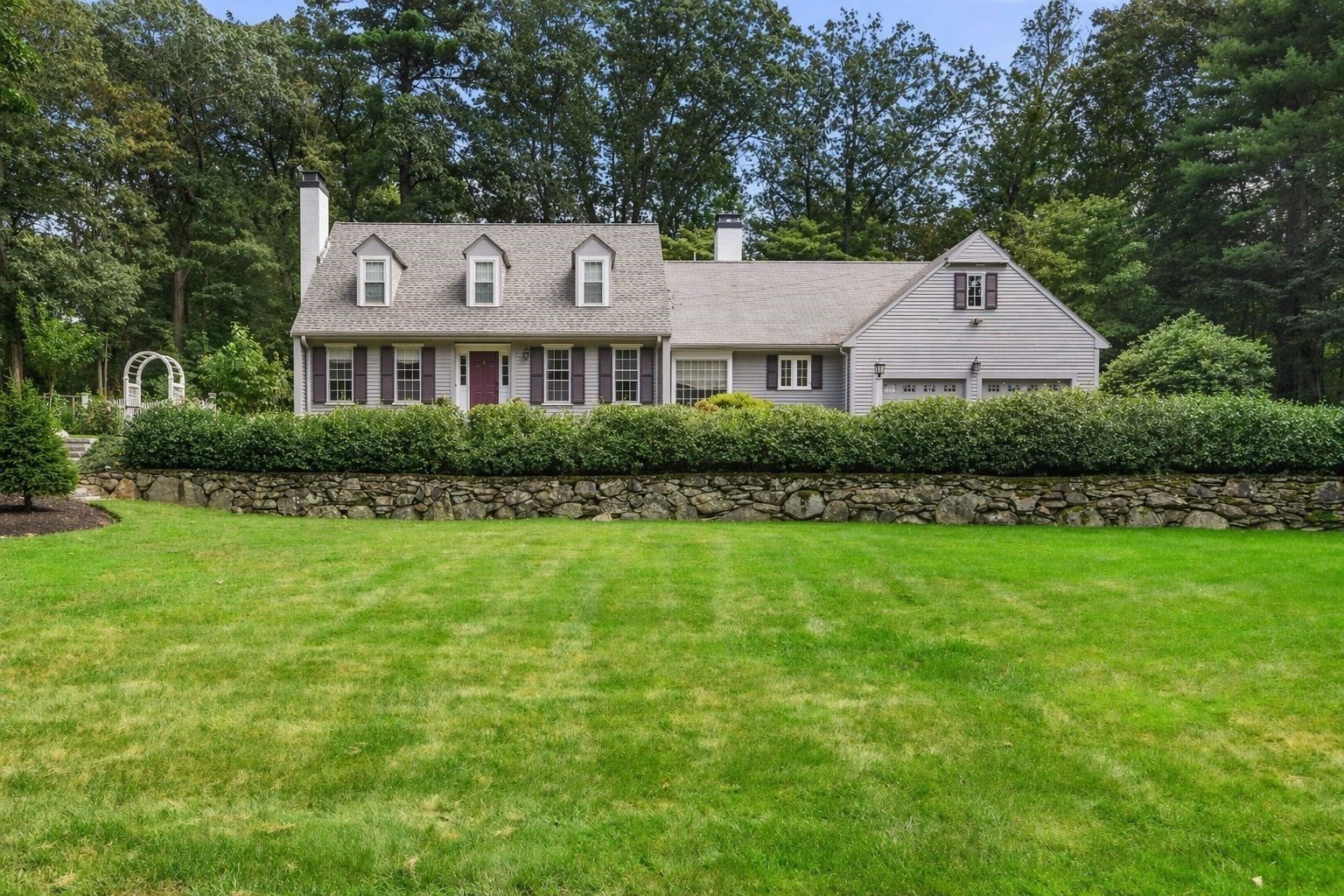 5 Raleigh Rd, Dover, MA 02030