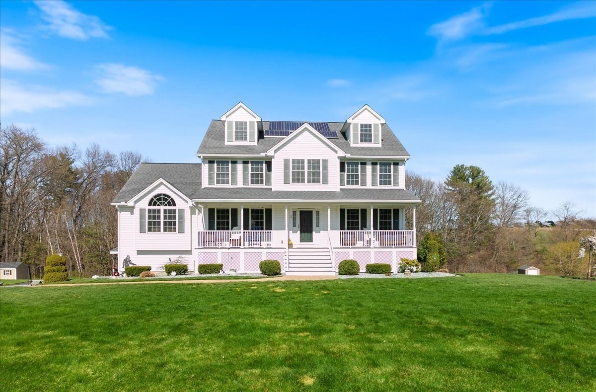 26 Lisa Ln, Haverhill, MA 01835