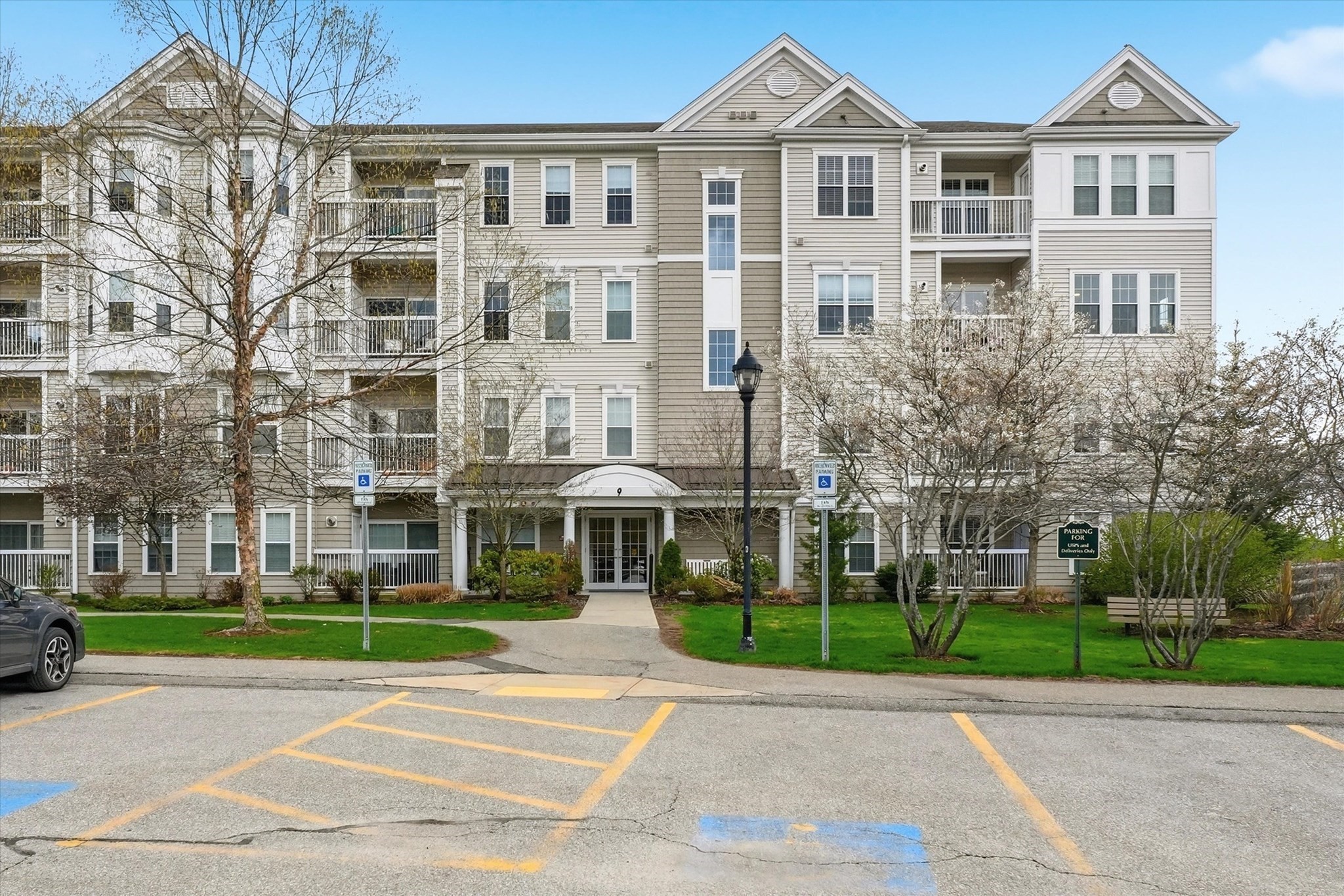 9 Morgan Dr Unit 304, Natick, MA 01760