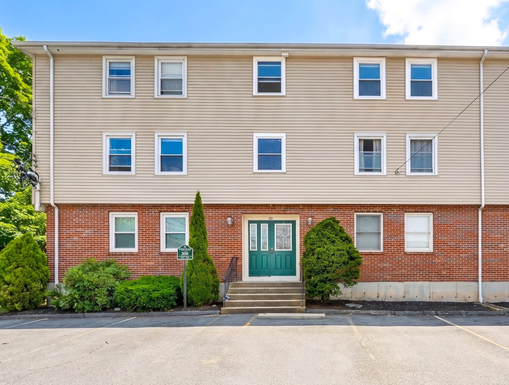 25 Rockland St Unit 4, West Roxbury, Boston, MA 02132