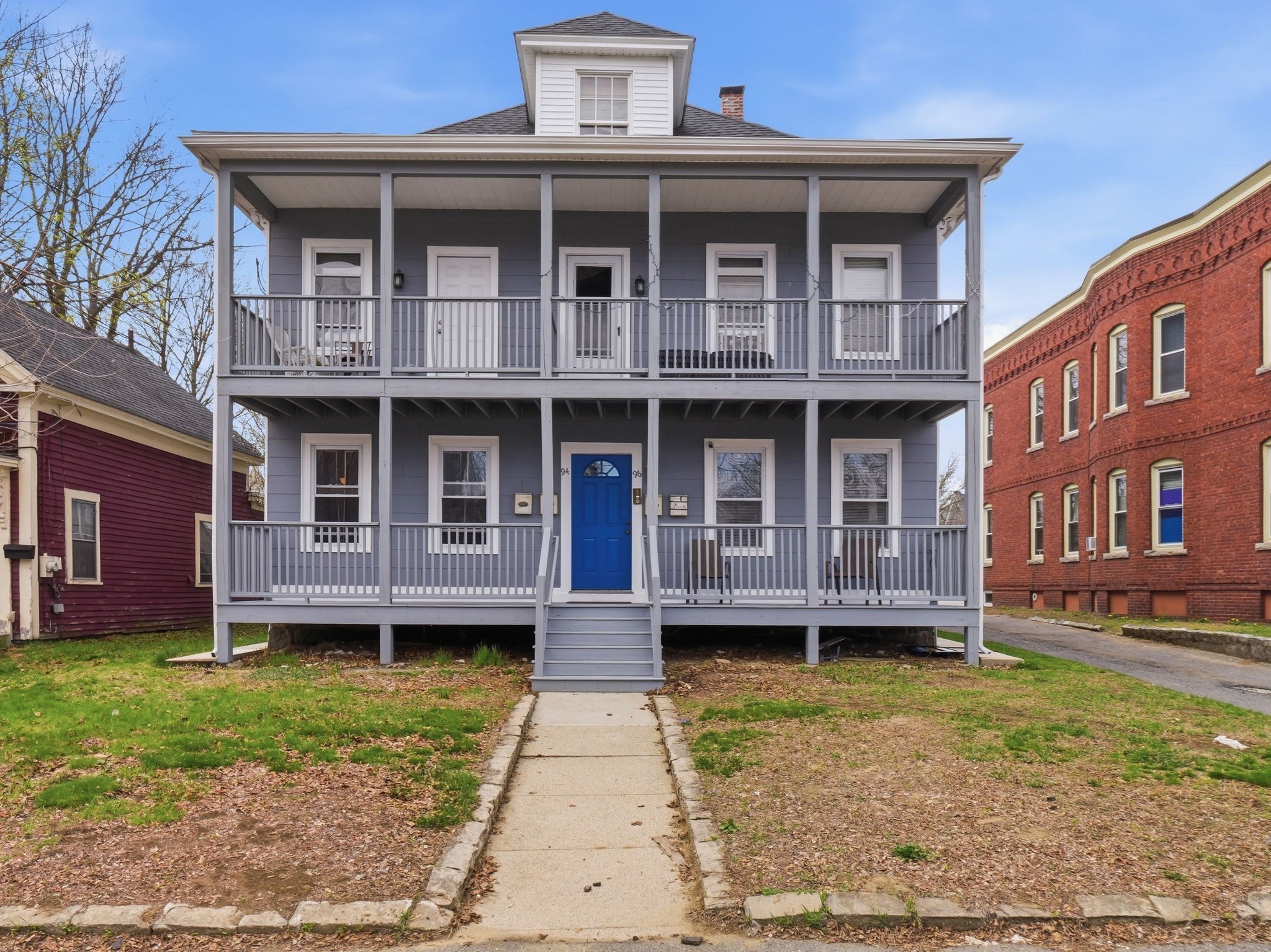 94 4th Ave, Lowell, MA 01854