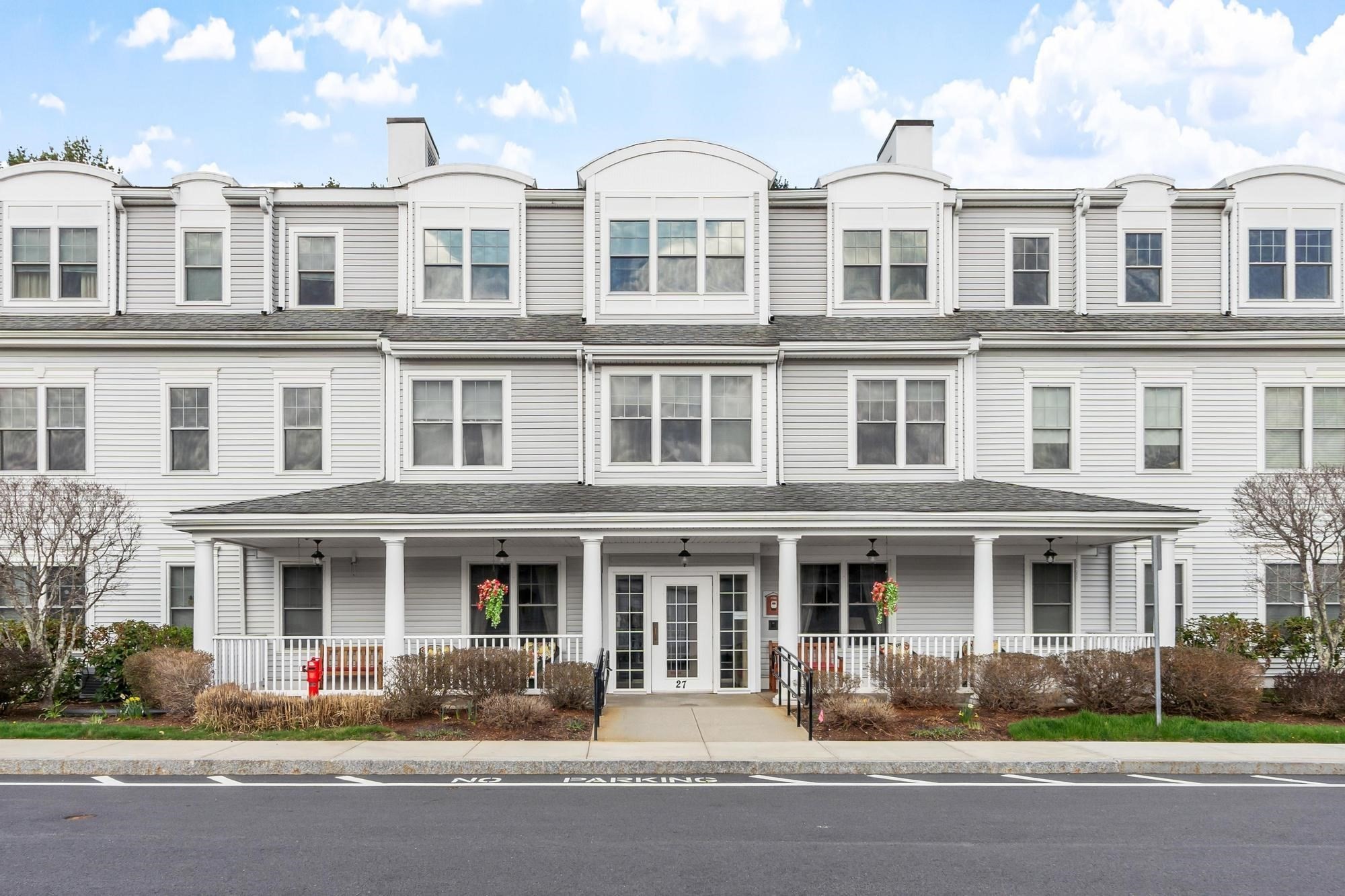 27 Hartland  Way Unit 201, Acton, MA 01720