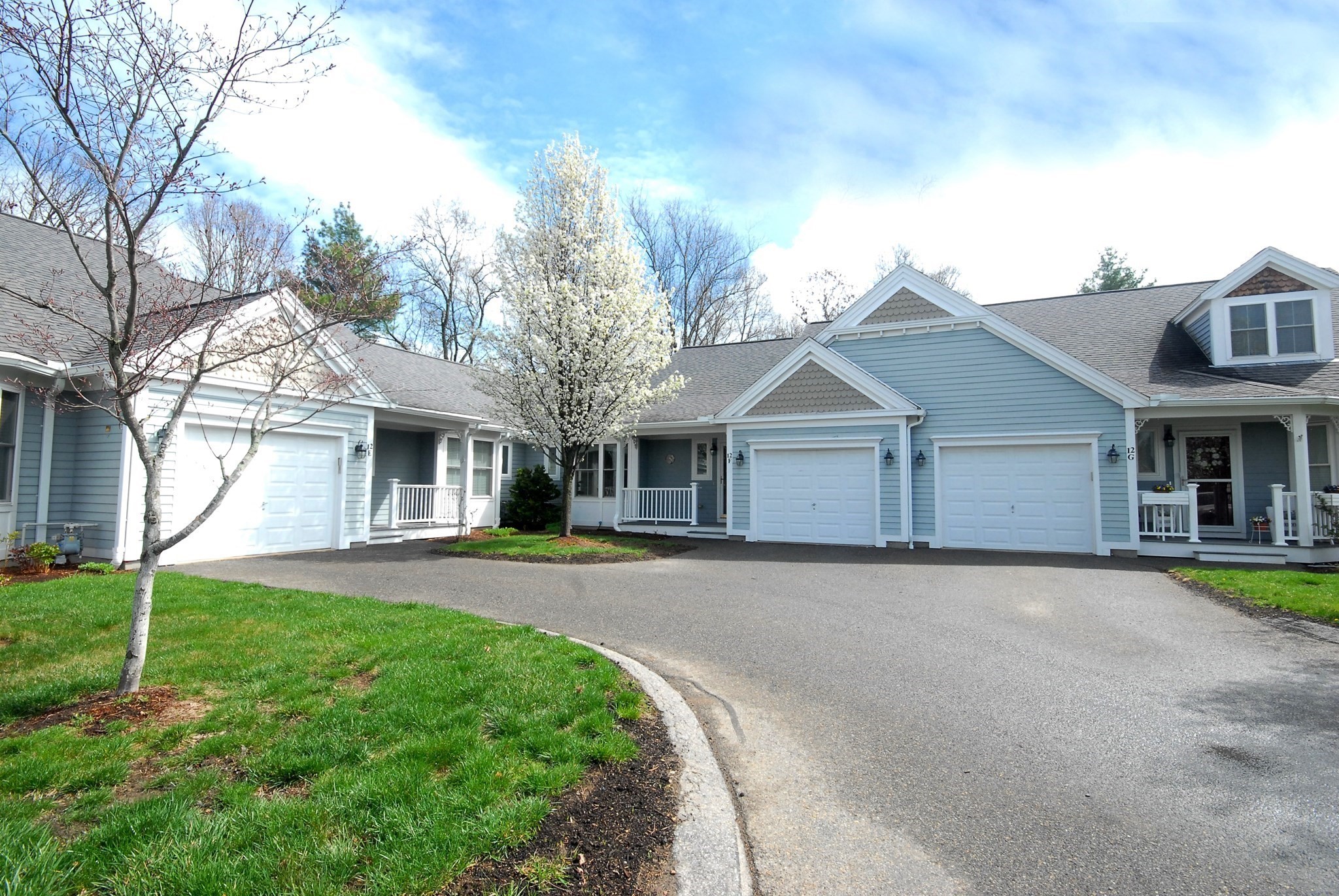 12 Strawberry Ln Unit F, Hudson, MA 01749