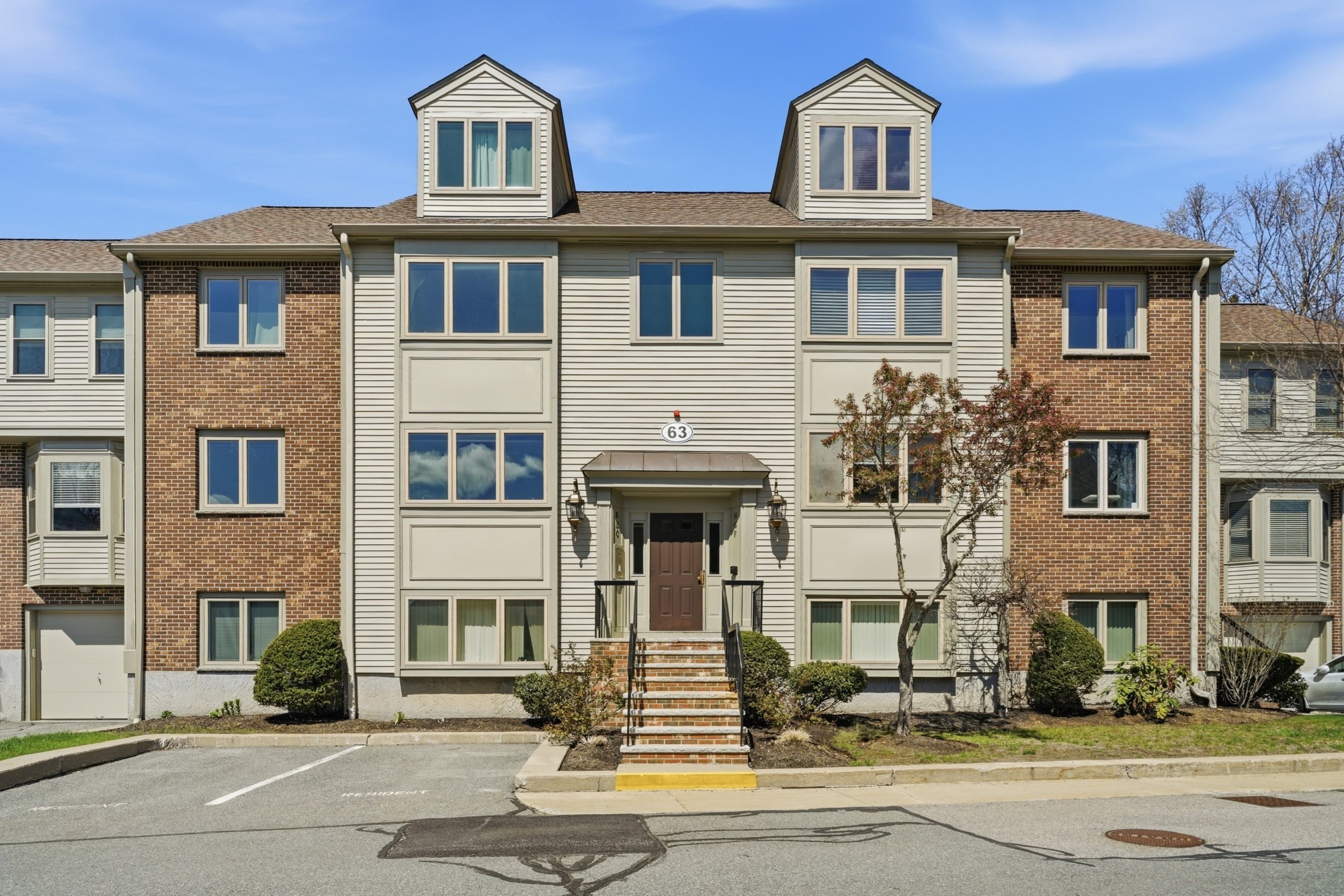 63 Maple St Unit F, Canton, MA 02021